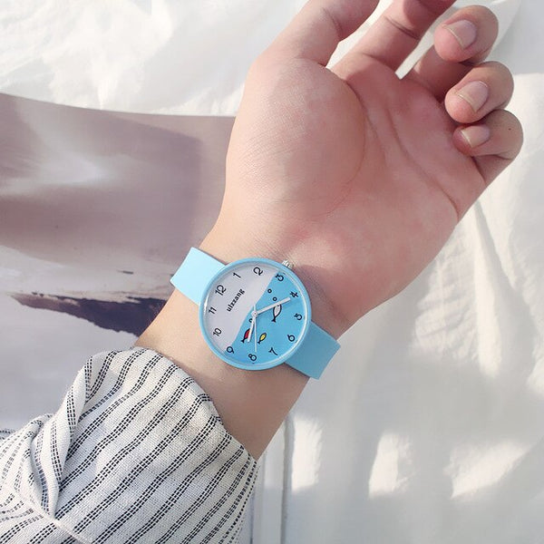 8SEASONS Silicone Multicolor Cute Swim Fish Quartz Wrist Watches Sea Round Plate Watch Trendy Simple Women Jewelry, 1 Piece