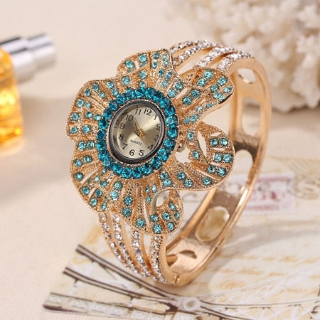Gold Color Wrist Watch Women Flower Shape Jewelry Bracelet Watches Crystal Ladies Quartz Clock relogio feminino bayan kol saati